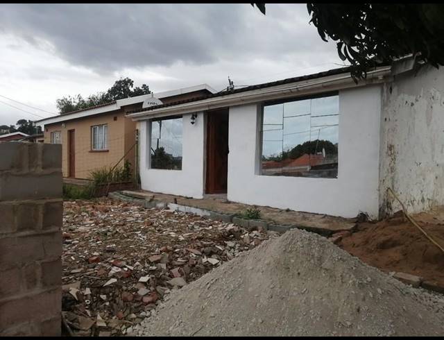 2 BEDROOM HOUSE FOR SALE IN KWAMASHU